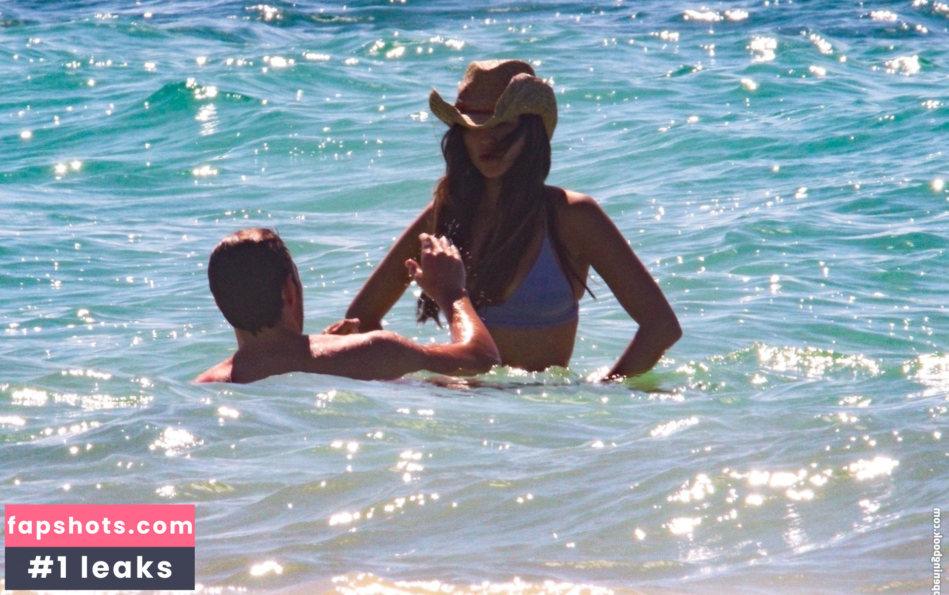 Eiza González gallery photo #1392