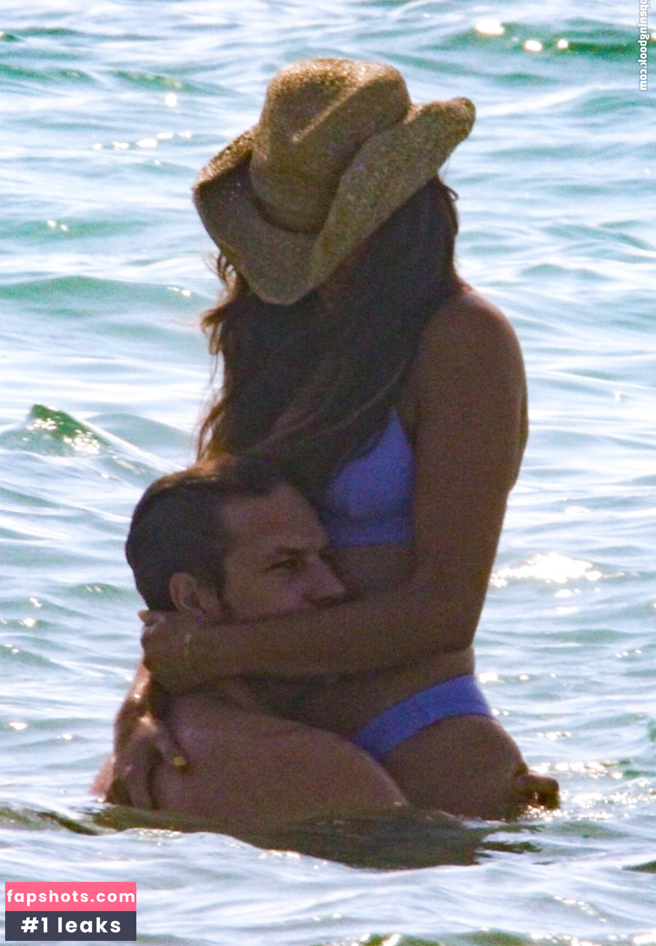 Eiza González gallery photo #1395