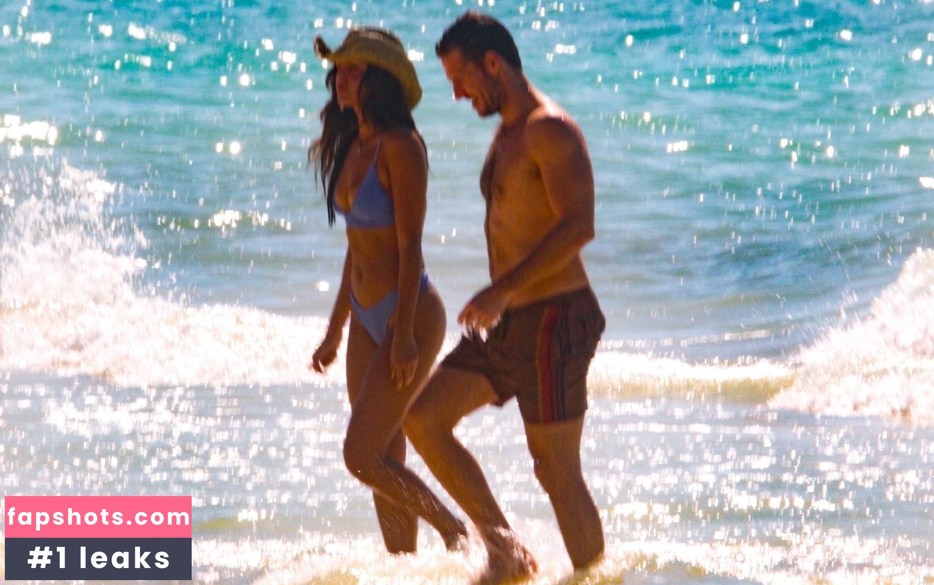 Eiza González gallery photo #1403