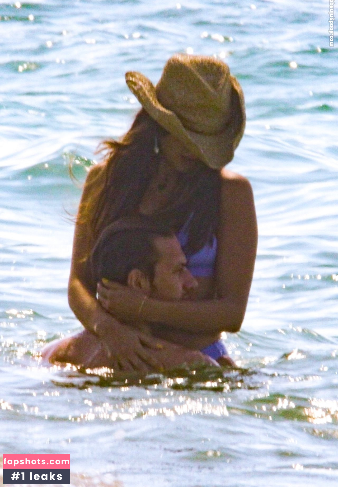 Eiza González gallery photo #1405