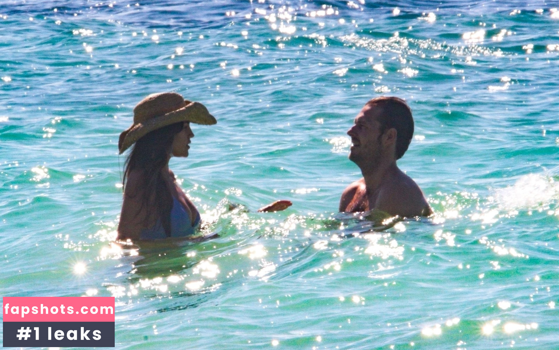 Eiza González gallery photo #1406