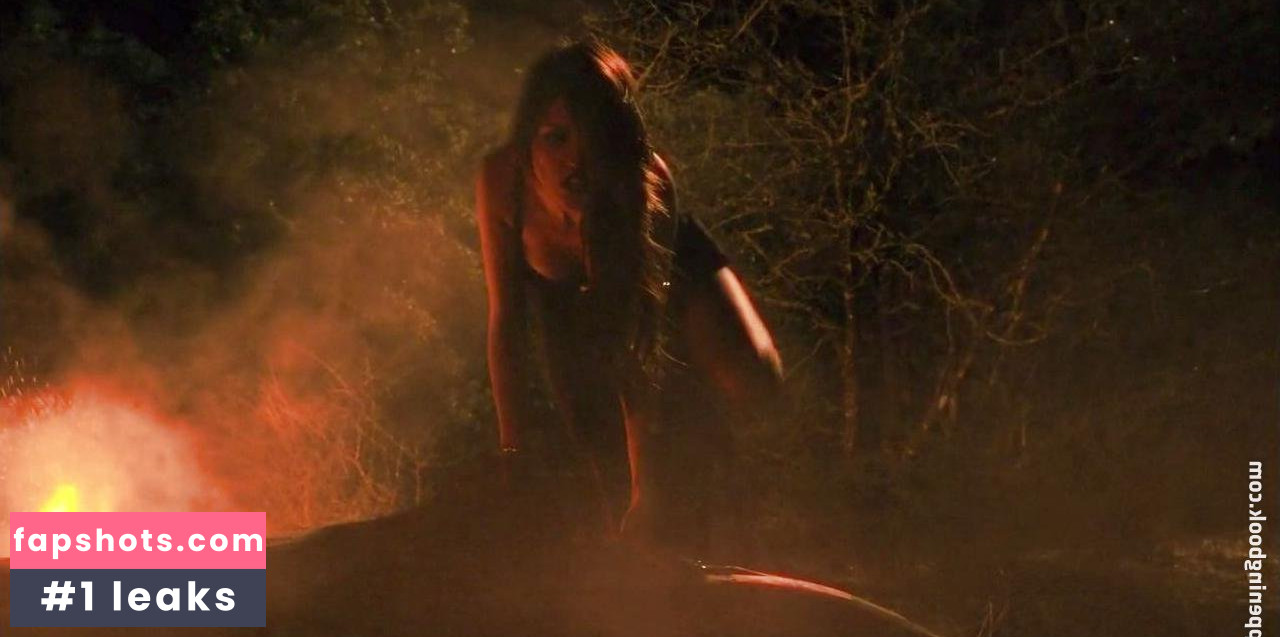 Eiza González gallery photo #1457