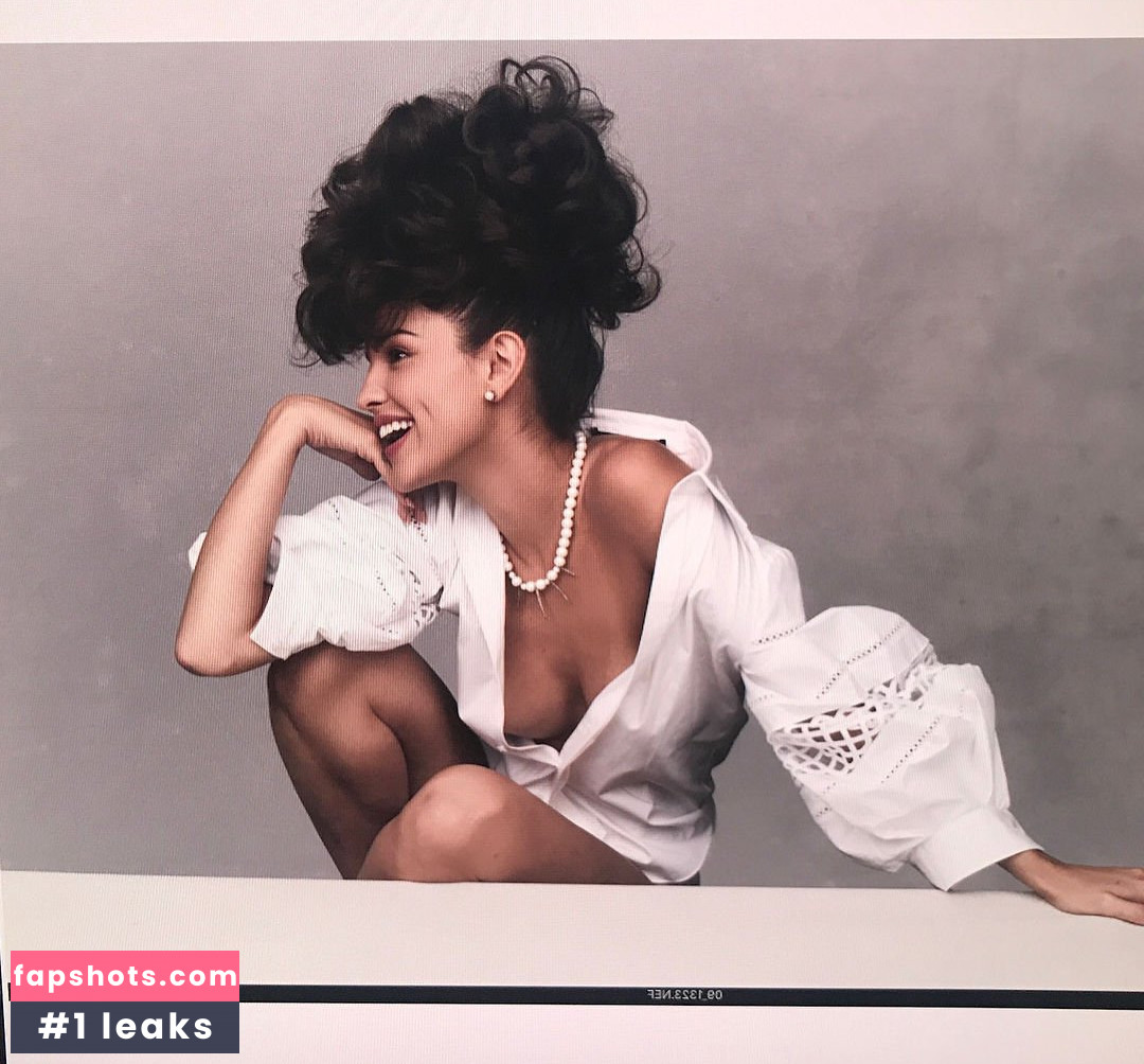 Eiza González gallery photo #1507