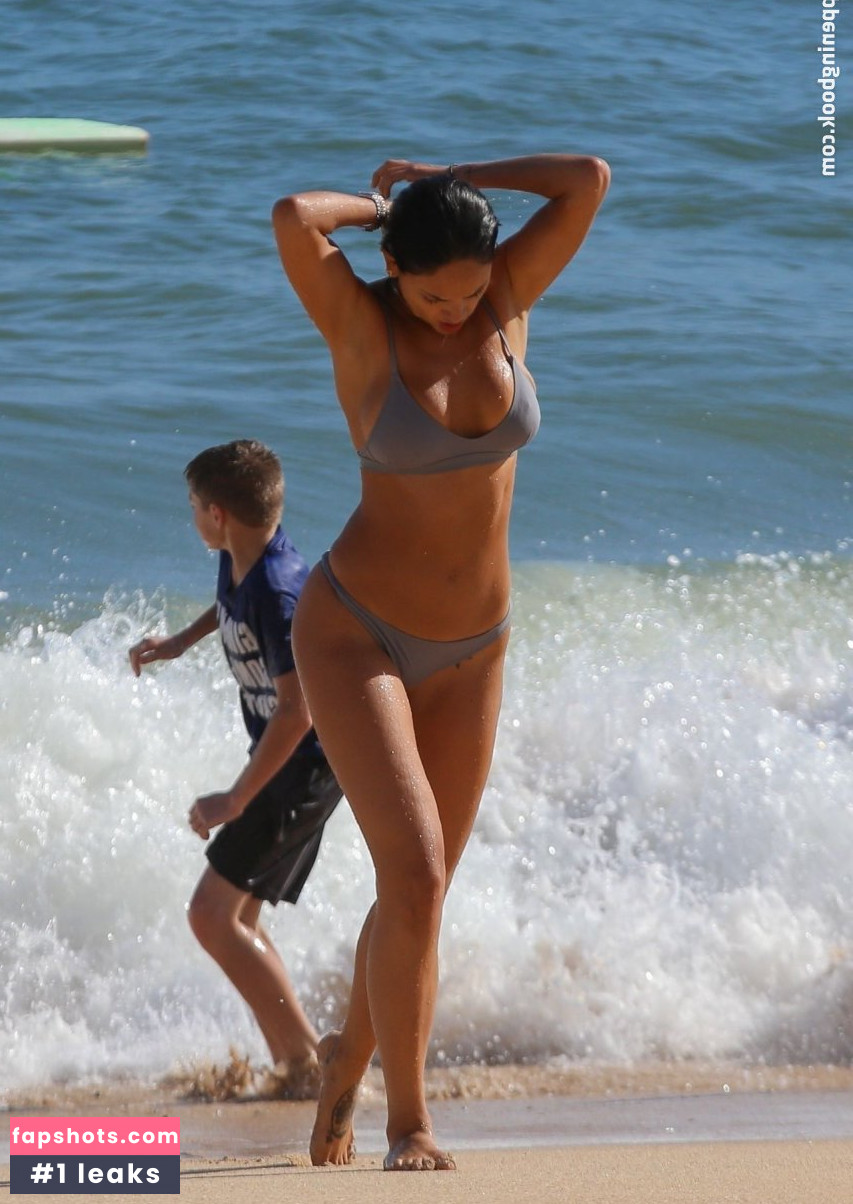 Eiza González gallery photo #1562