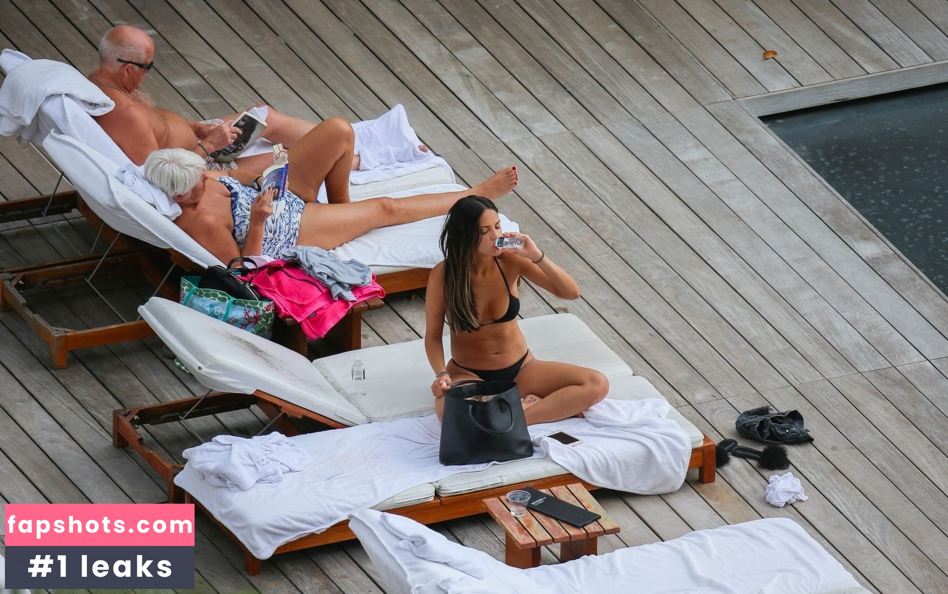 Eiza González gallery photo #1575