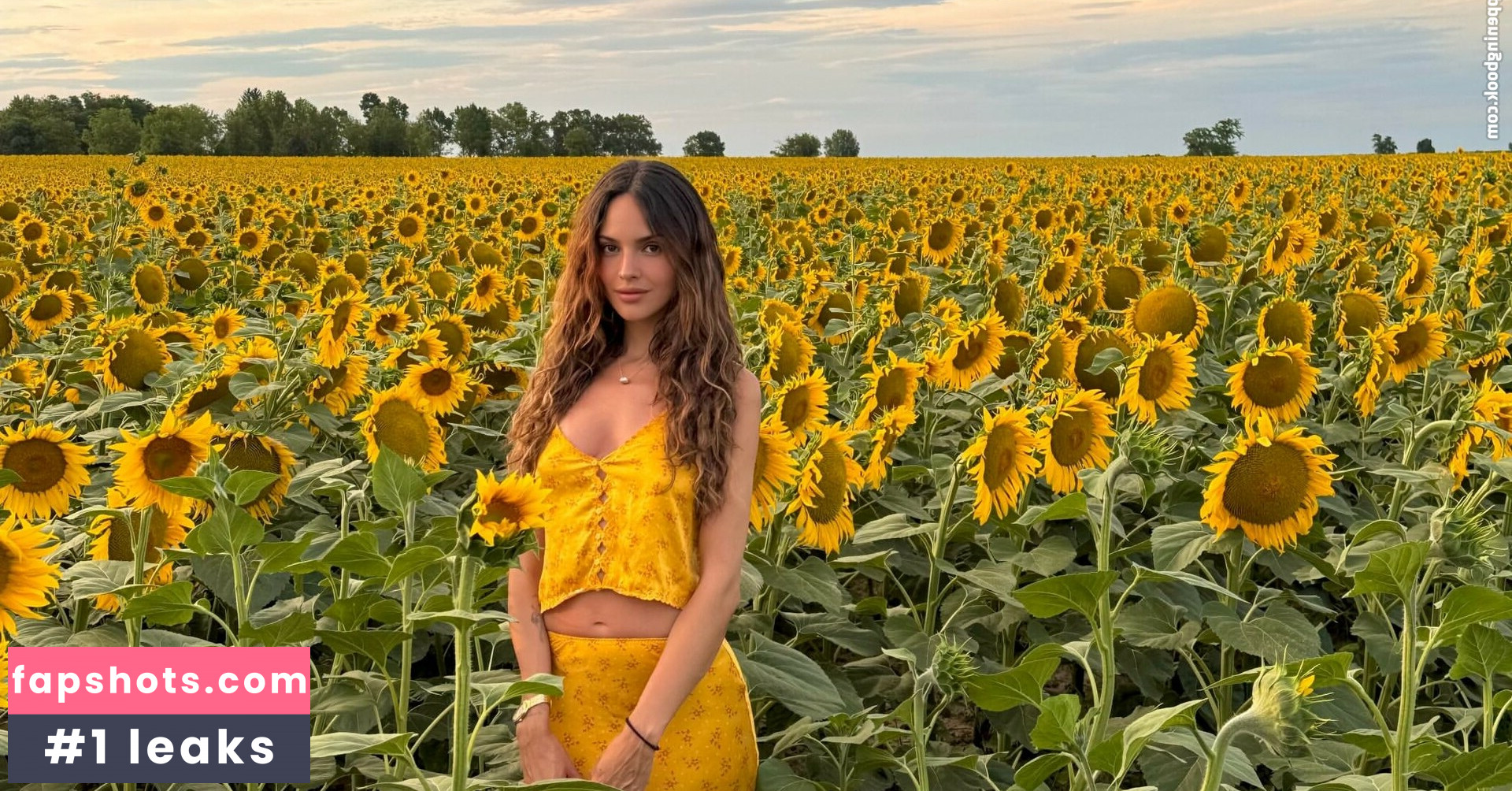 Eiza González gallery photo #18