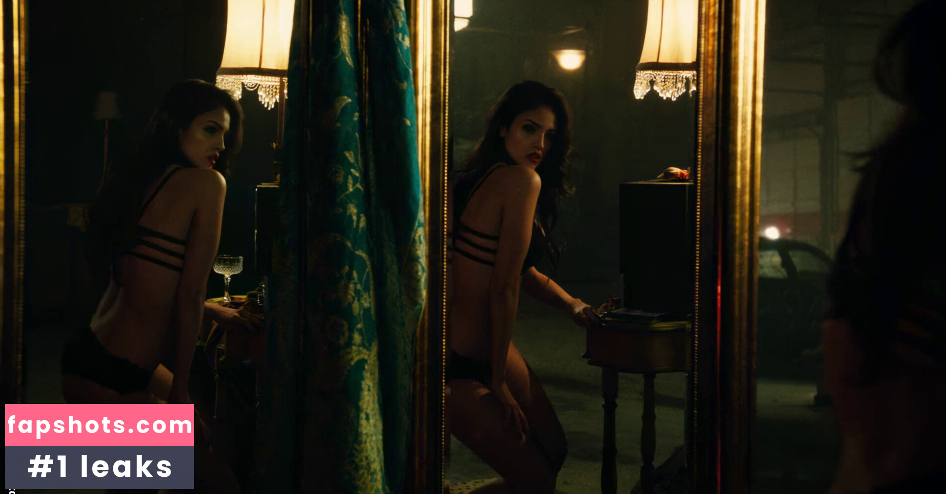 Eiza González gallery photo #24