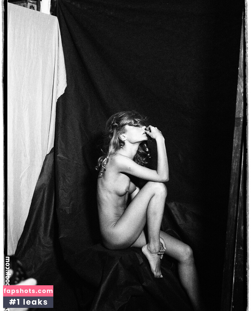 Ekatarina Zueva gallery photo #11