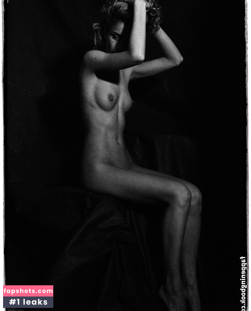 Ekatarina Zueva gallery photo #4