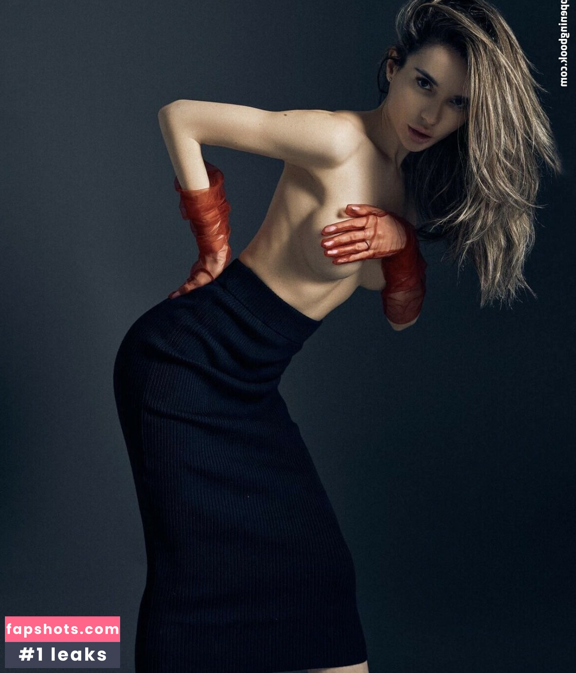 Ekaterina Zueva gallery photo #202