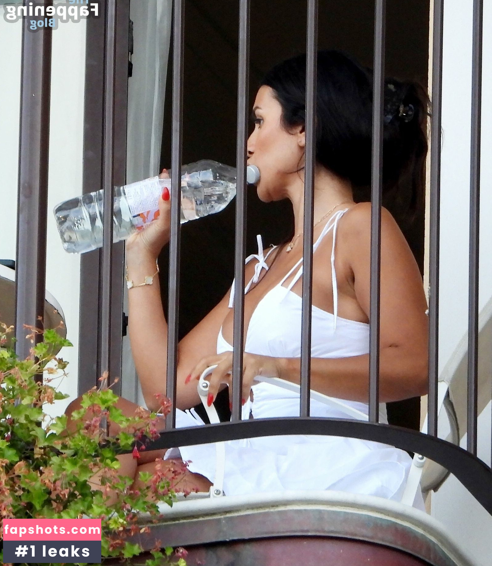 Ekin-Su Culculoglu gallery photo #17