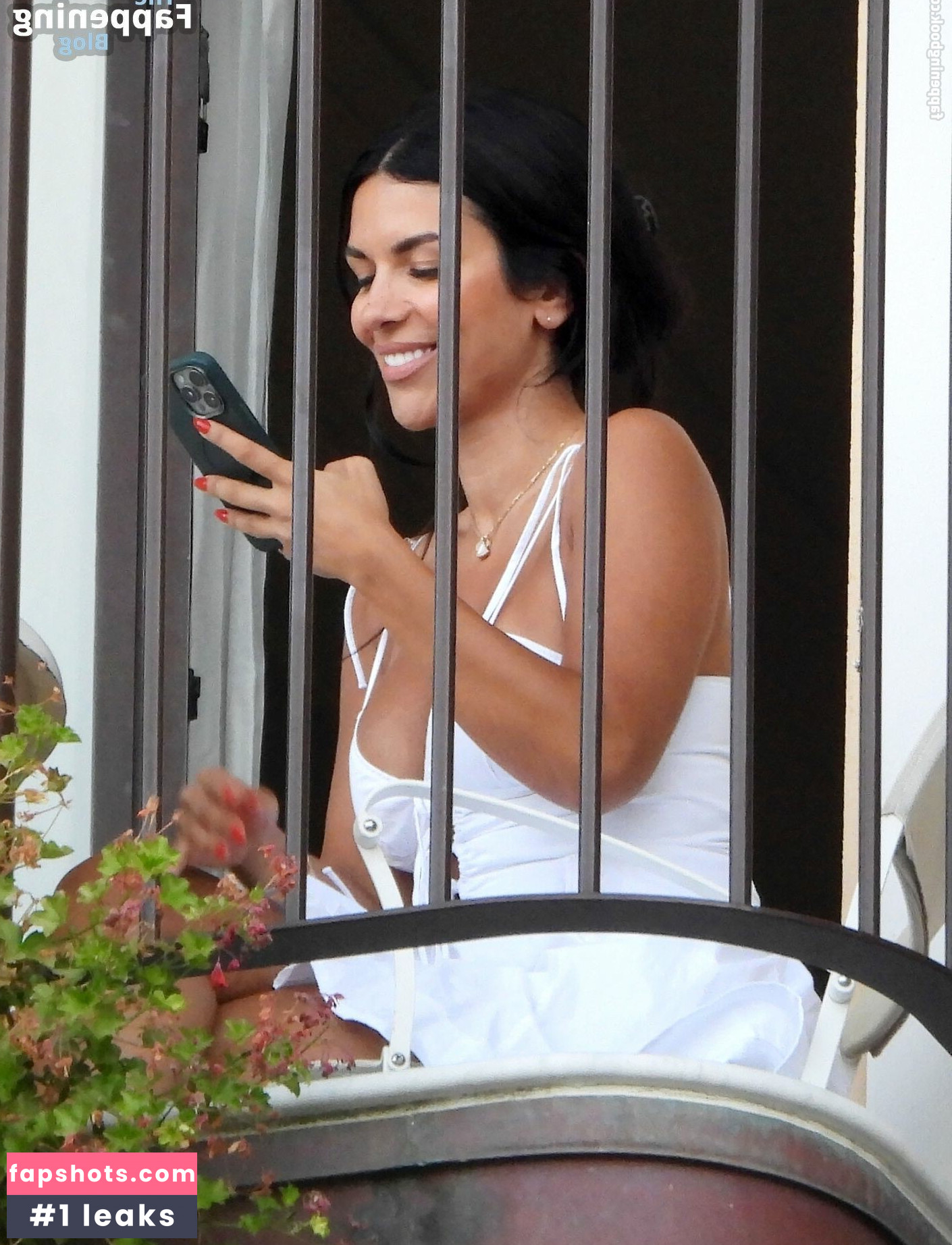 Ekin-Su Culculoglu gallery photo #21