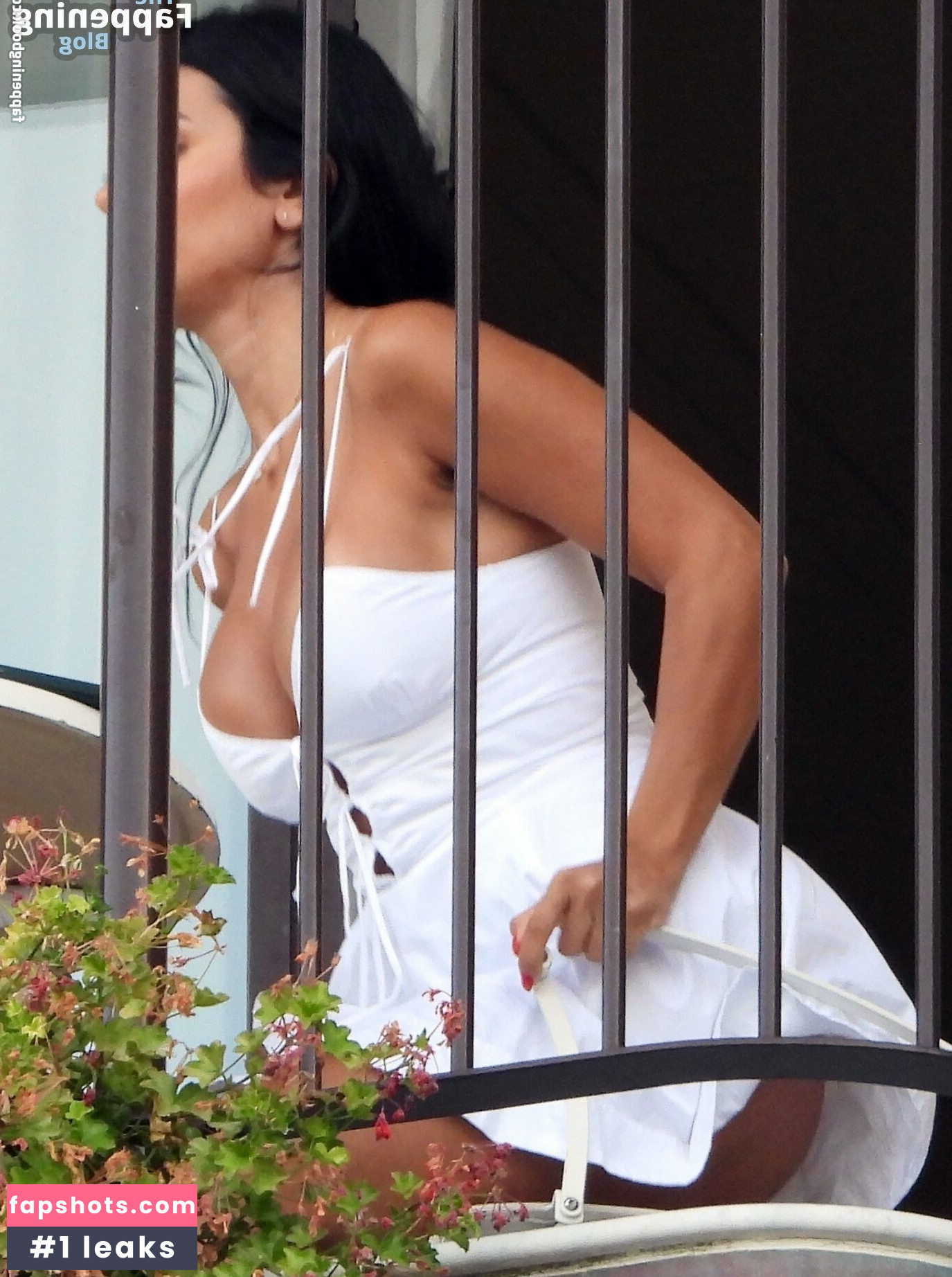 Ekin-Su Culculoglu gallery photo #23