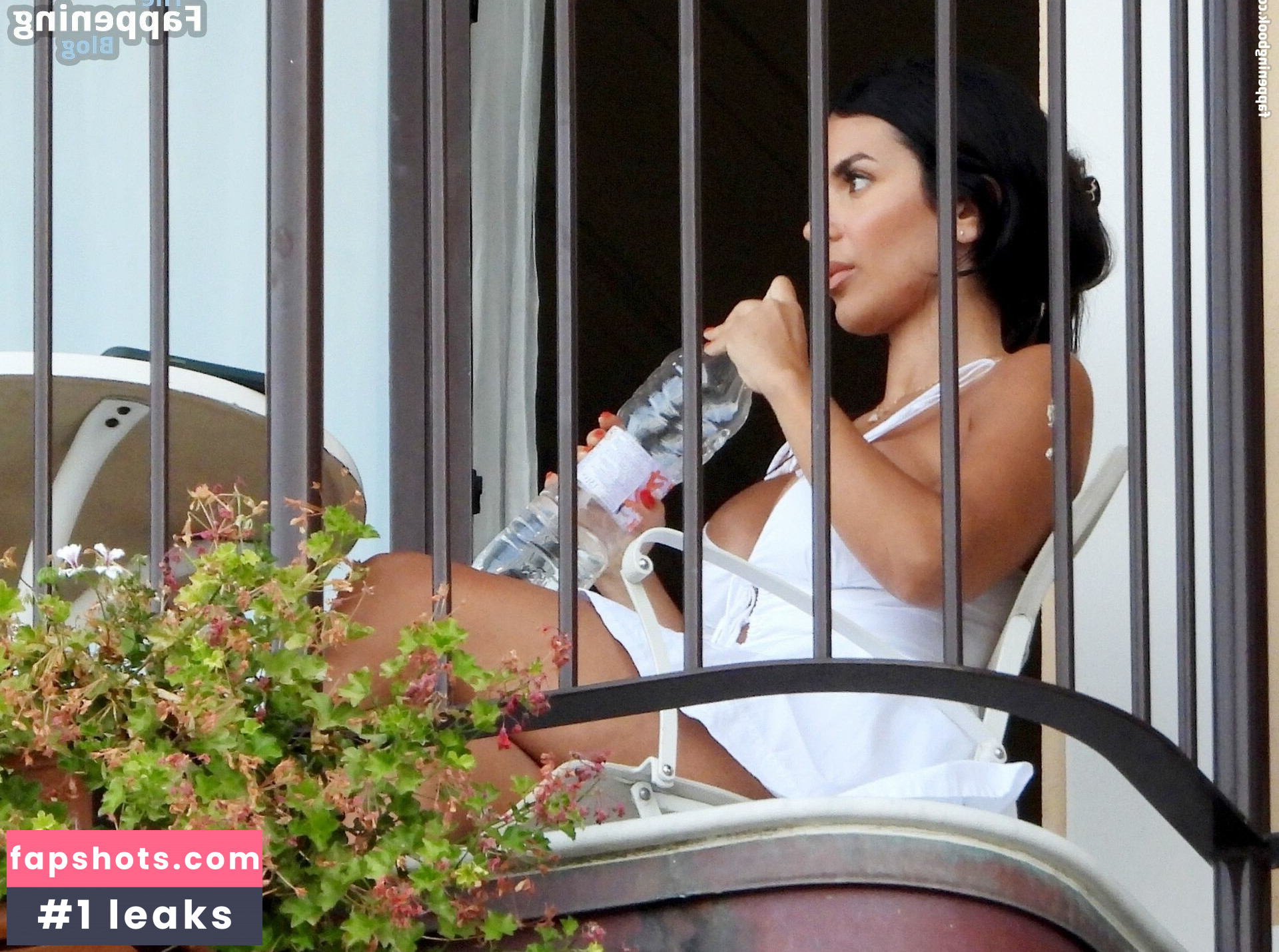 Ekin-Su Culculoglu gallery photo #25