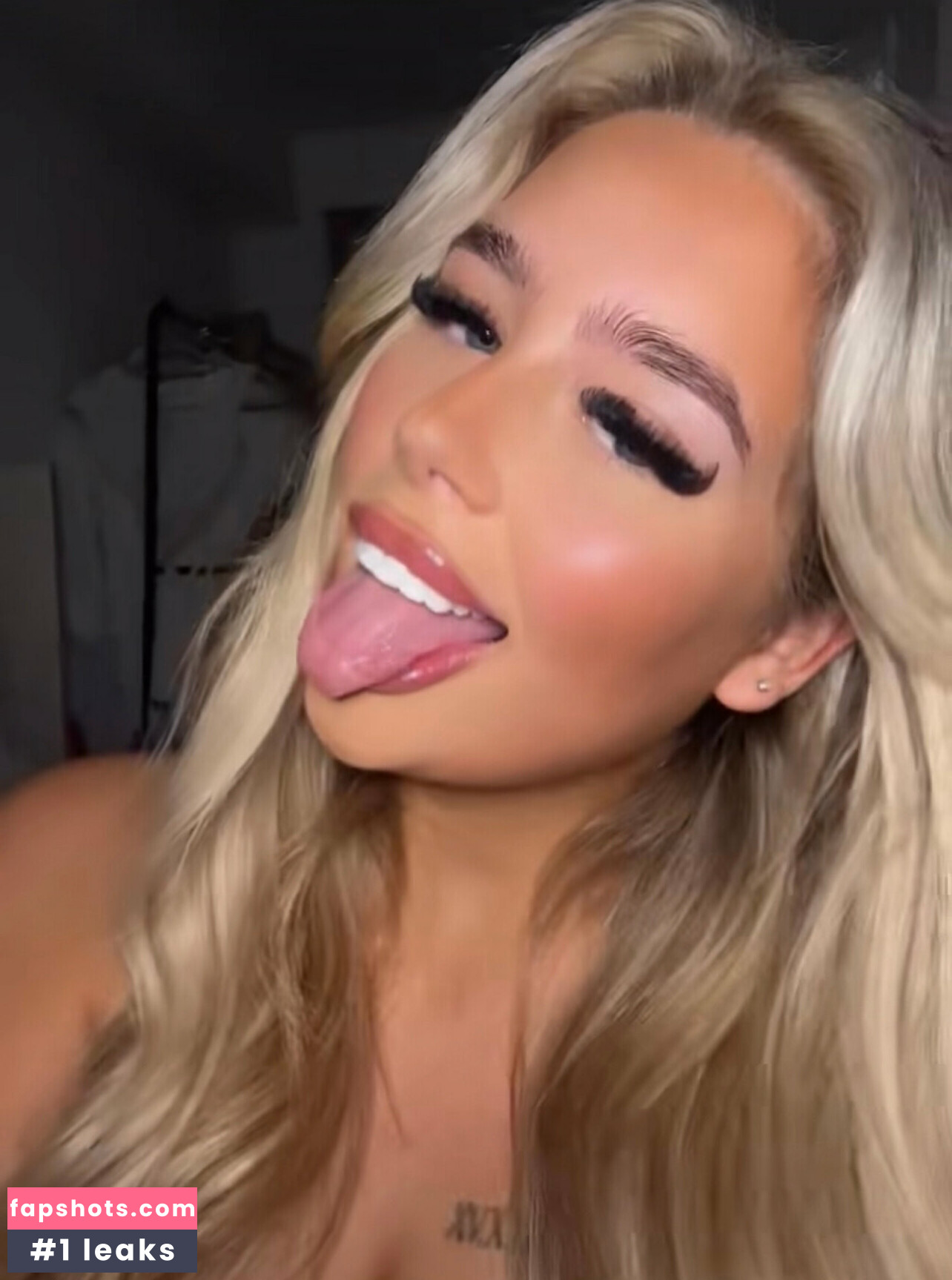 Ela Charlotte gallery photo #3