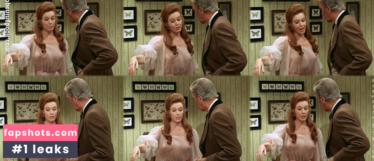 Elaine Devry gallery photo #4