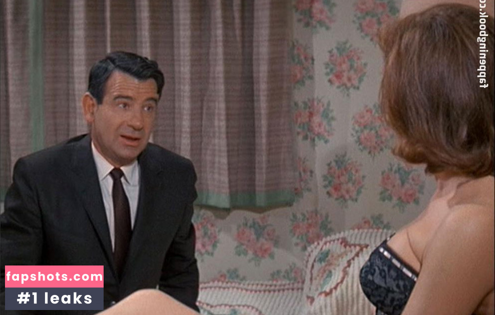 Elaine Devry nude babe gallery