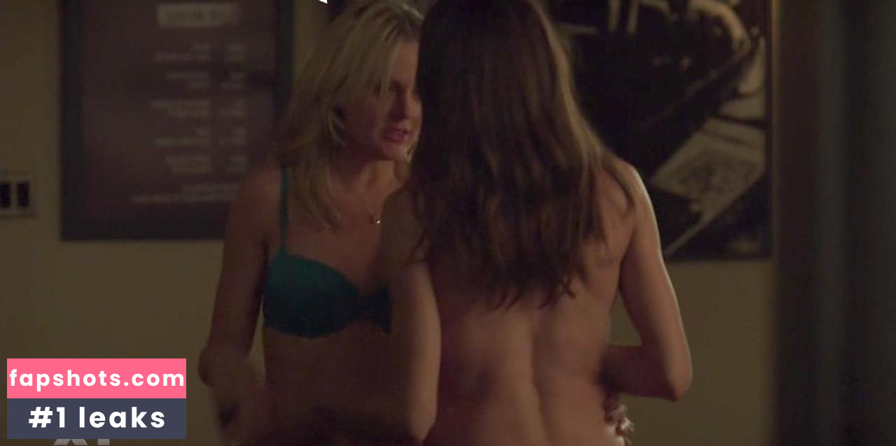 Elaine Hendrix gallery photo #15