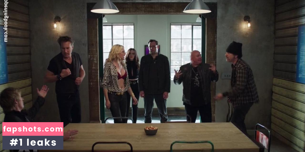 Elaine Hendrix gallery photo #19