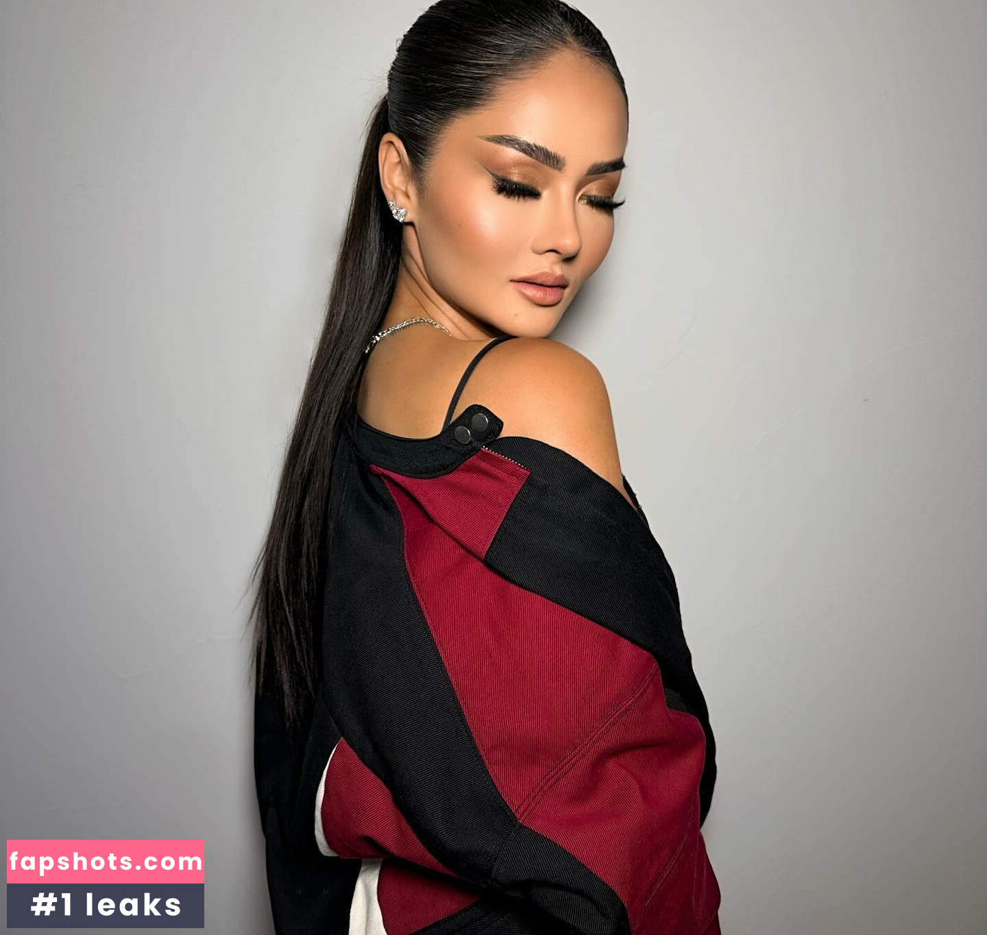 Elaine Kim gallery photo #12