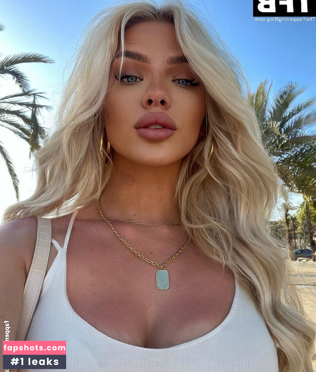 Elaine Victoria gallery photo #9