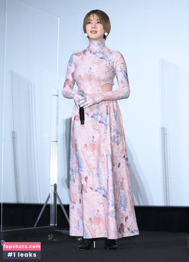 Elaiza Ikeda gallery photo #31