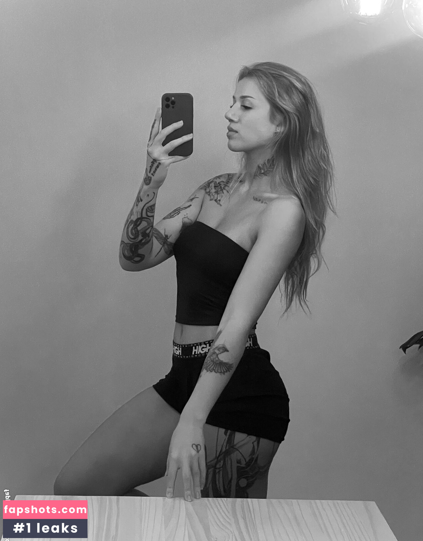 Elana Dara gallery photo #8