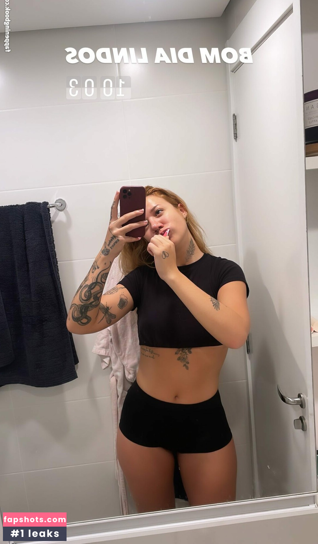 Elana Dara gallery photo #9