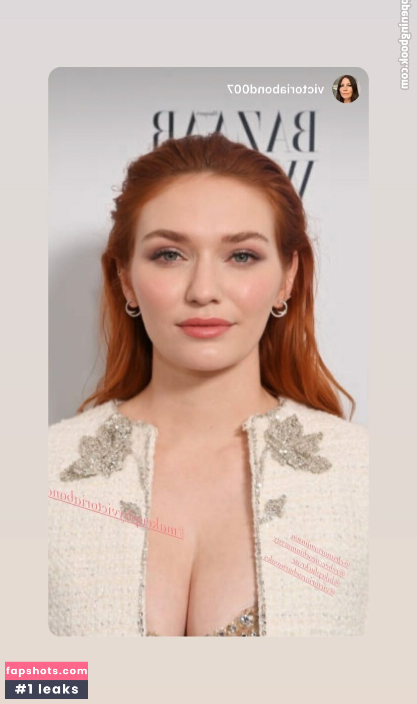Eleanor Tomlinson gallery photo #21