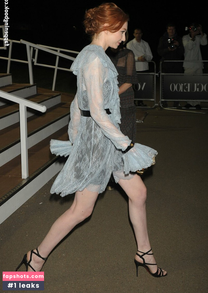 Eleanor Tomlinson gallery photo #8