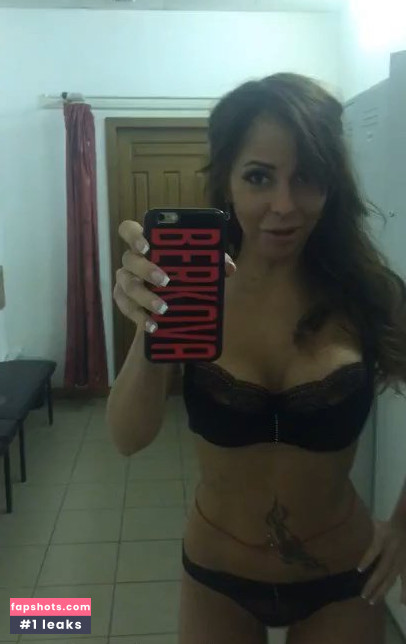 Elena Berkova gallery photo #18