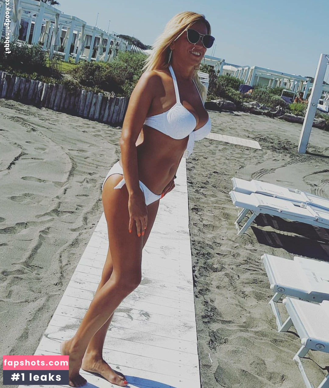 Elena Daniela Ungureanu gallery photo #14