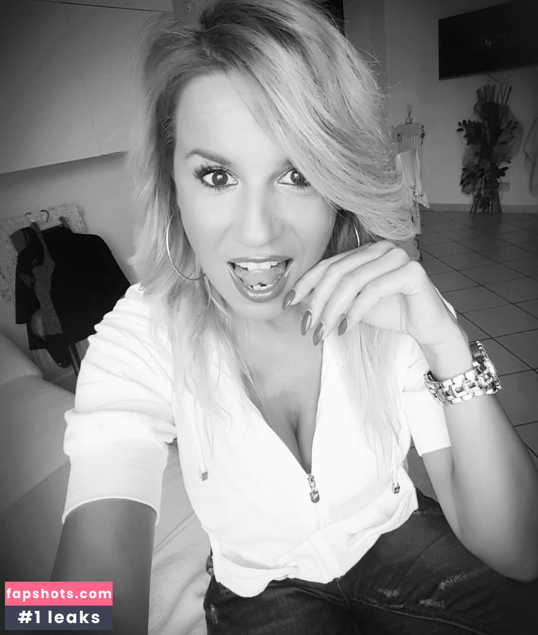 Elena Daniela Ungureanu gallery photo #16