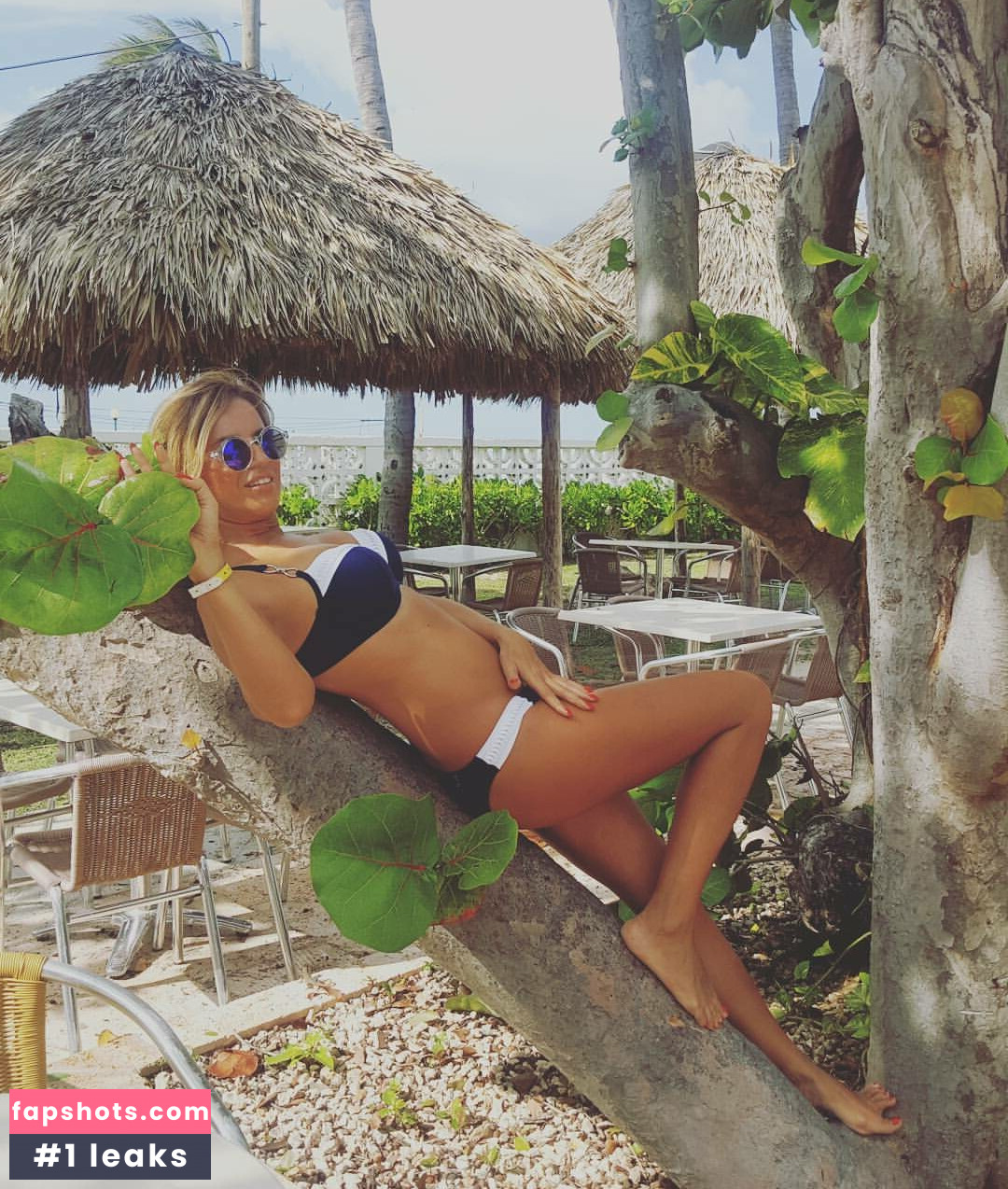 Elena Daniela Ungureanu gallery photo #36