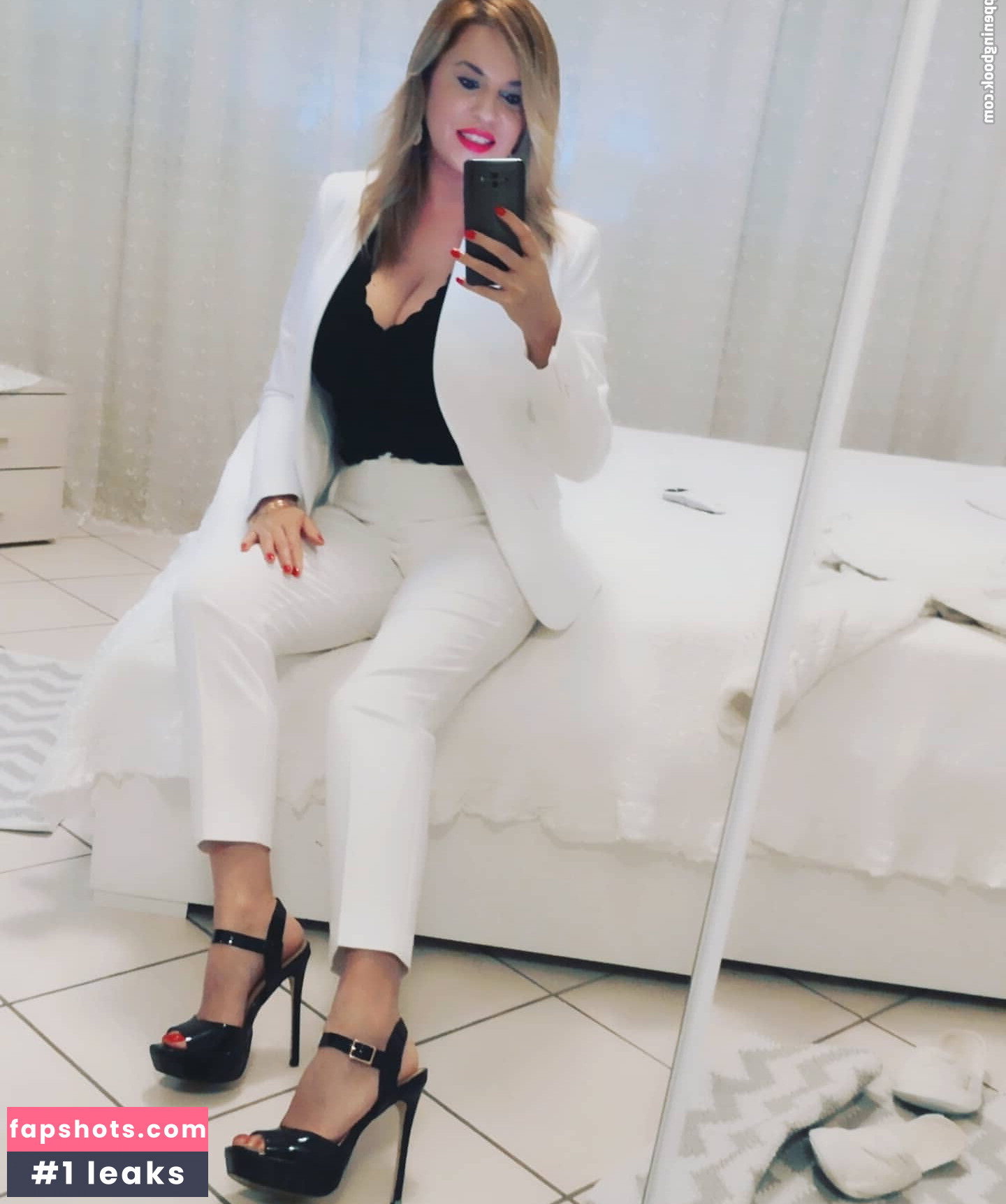 Elena Daniela Ungureanu gallery photo #41