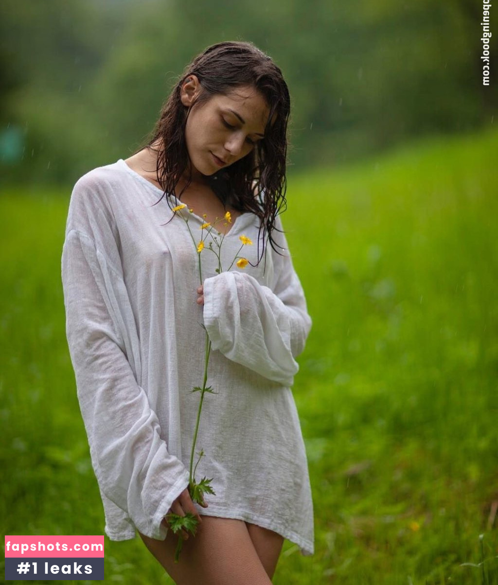 Elena Generi gallery photo #134