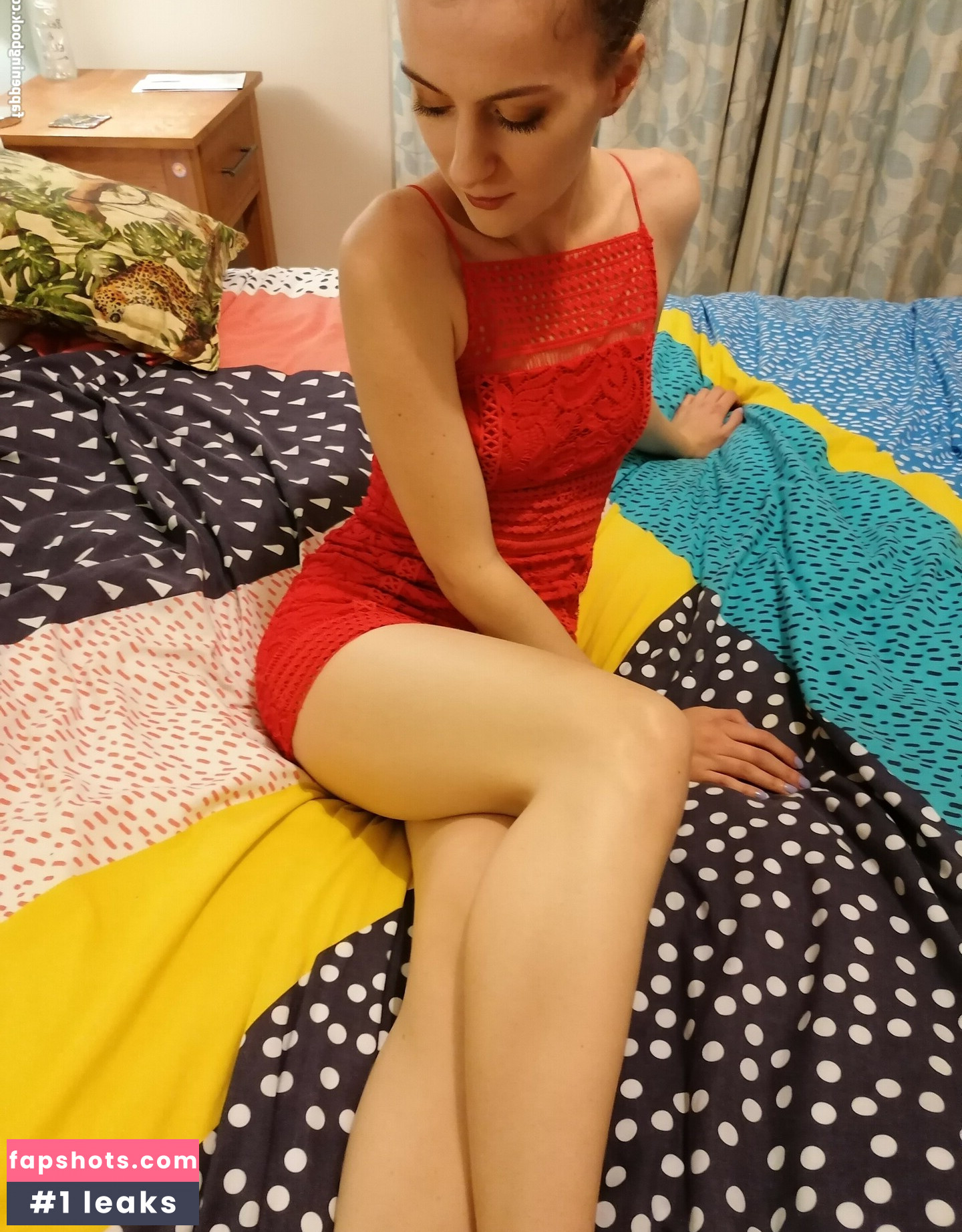 Elena Hart gallery photo #6