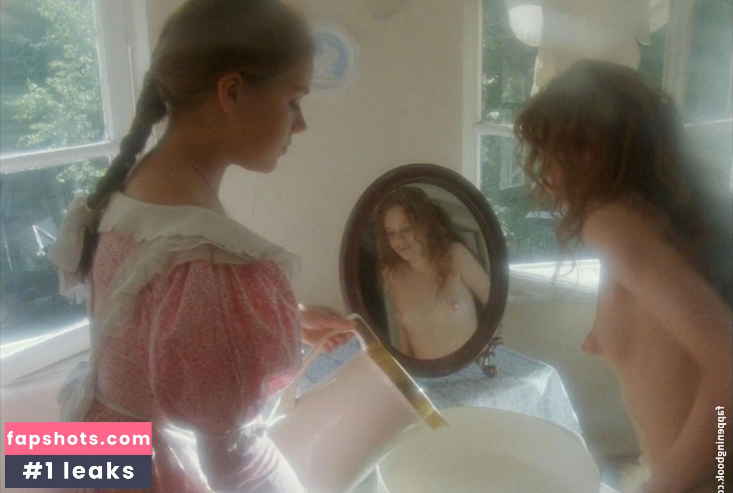 Elena Korikova nude babe gallery