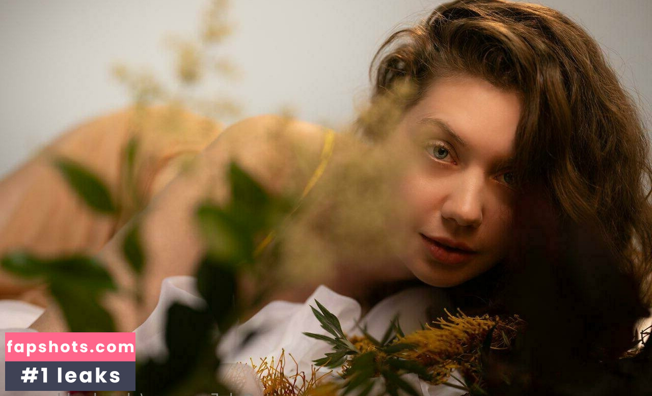 Elena Koshka gallery photo #299