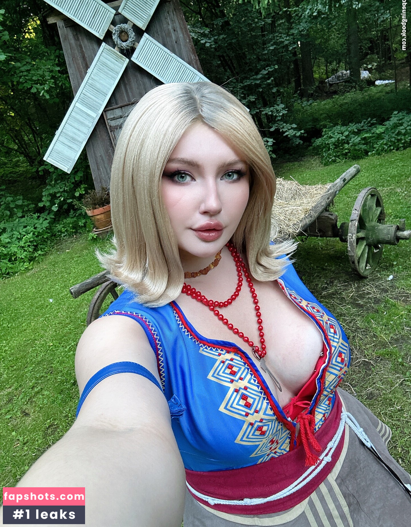 Elena Kyalviyainen gallery photo #2