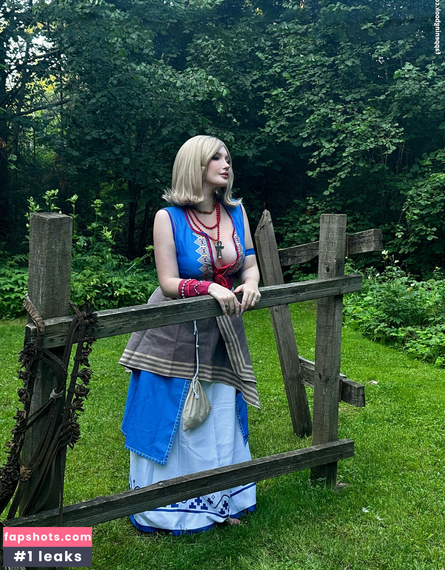 Elena Kyalviyainen gallery photo #3