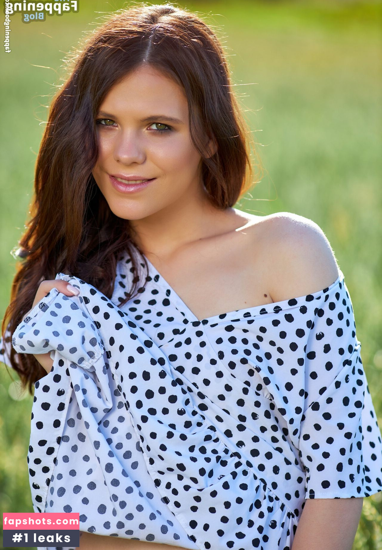 Elena Max gallery photo #8