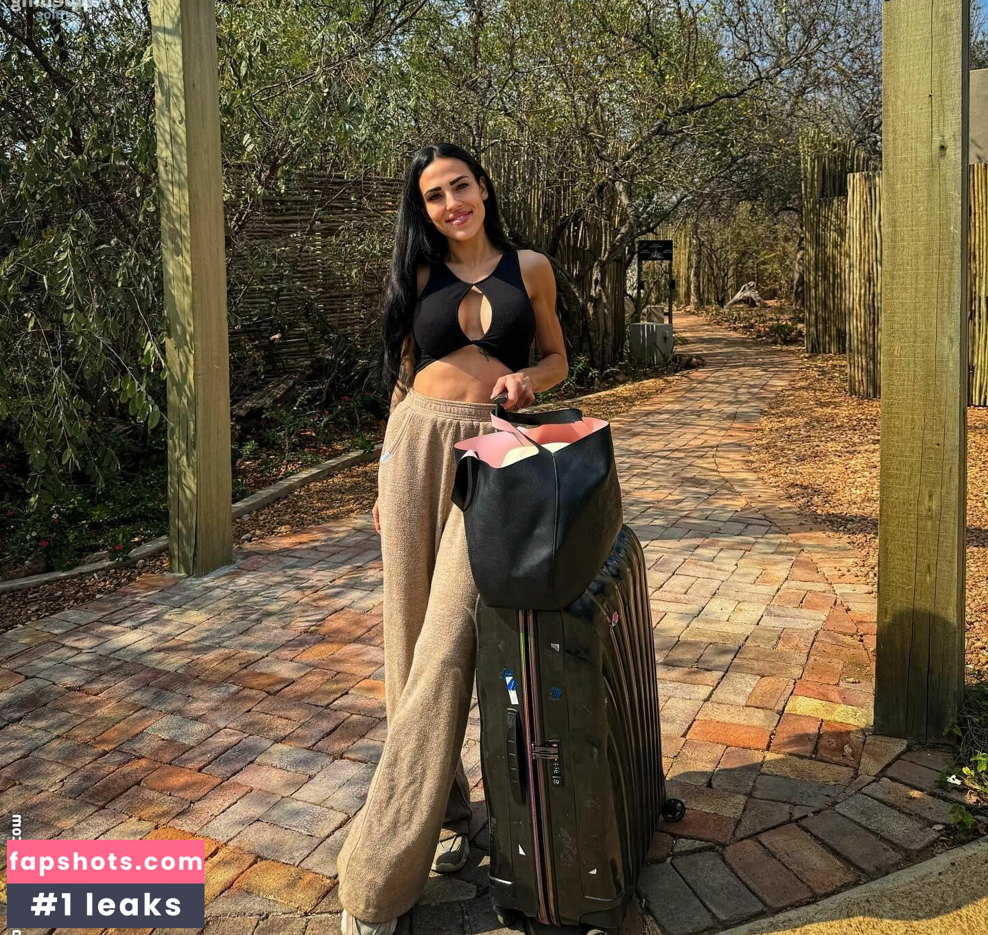 Elena Miras gallery photo #11