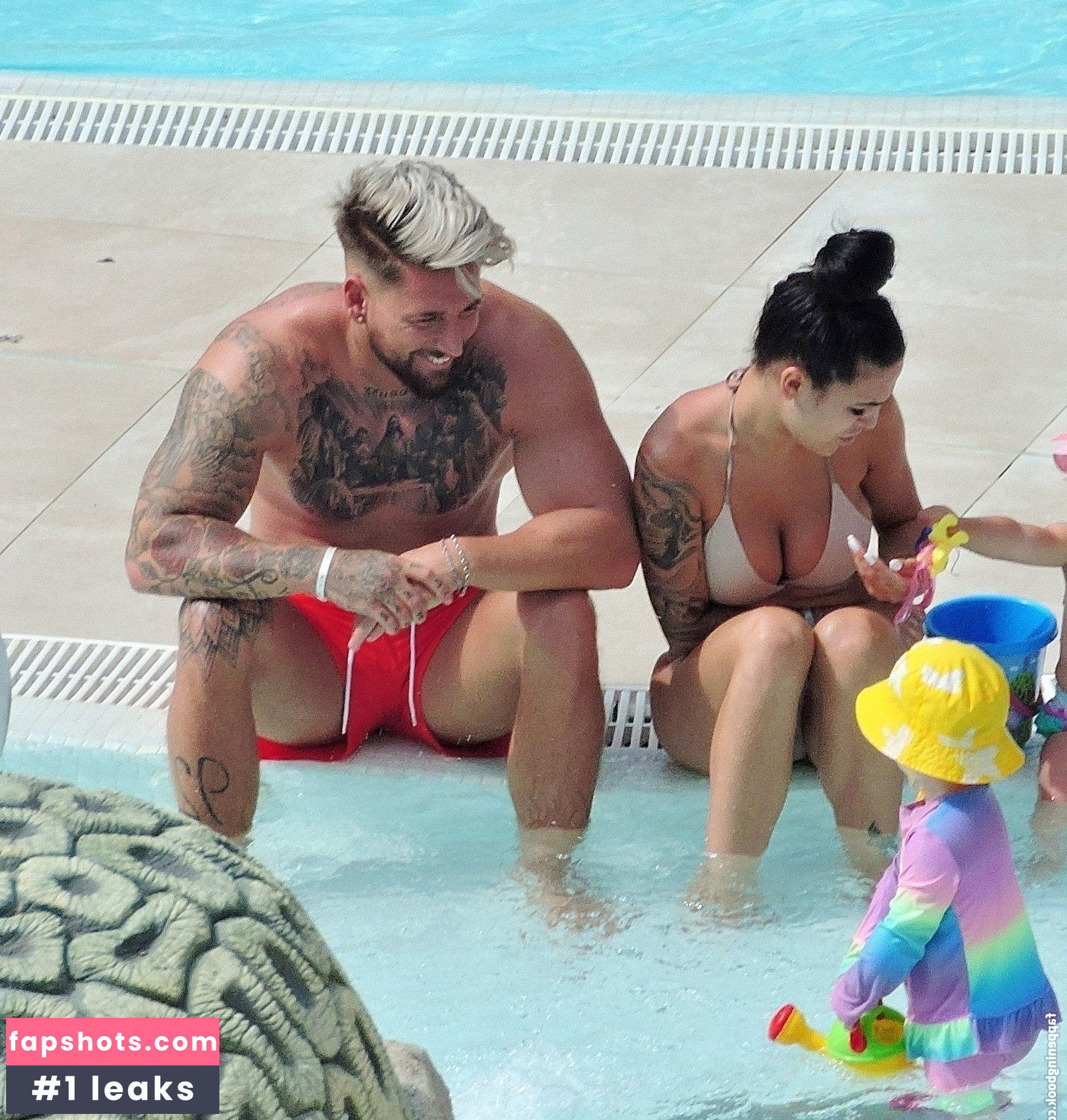 Elena Miras gallery photo #103