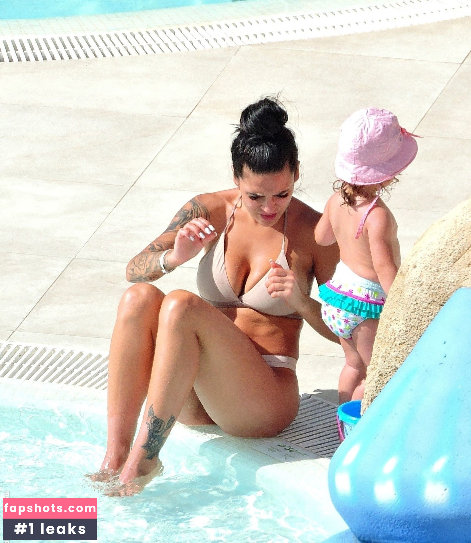 Elena Miras gallery photo #117