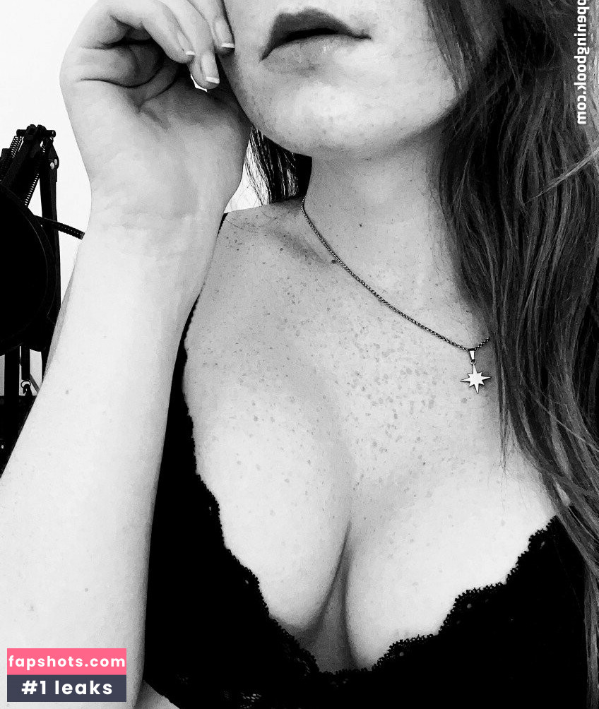 Eléna-Rose Burri nude babe gallery