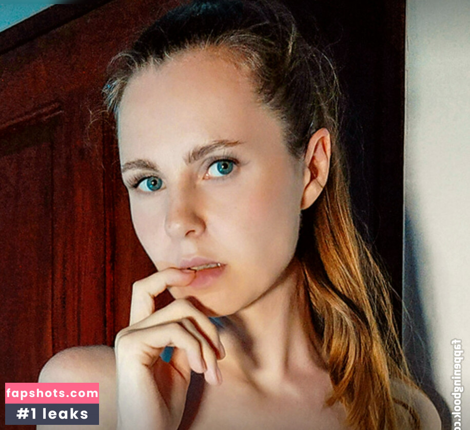 Elena Ross gallery photo #3