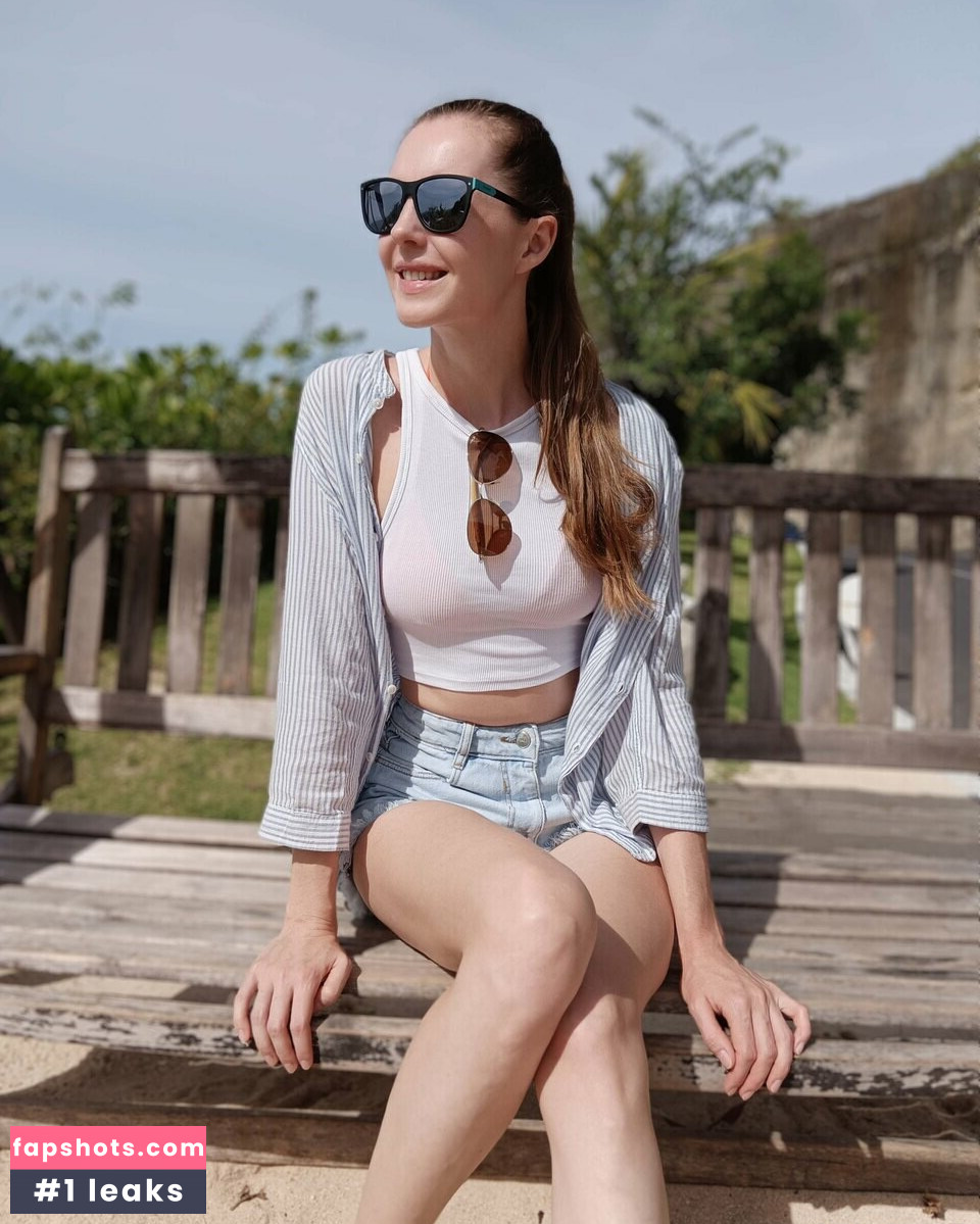 Elena Ross gallery photo #23