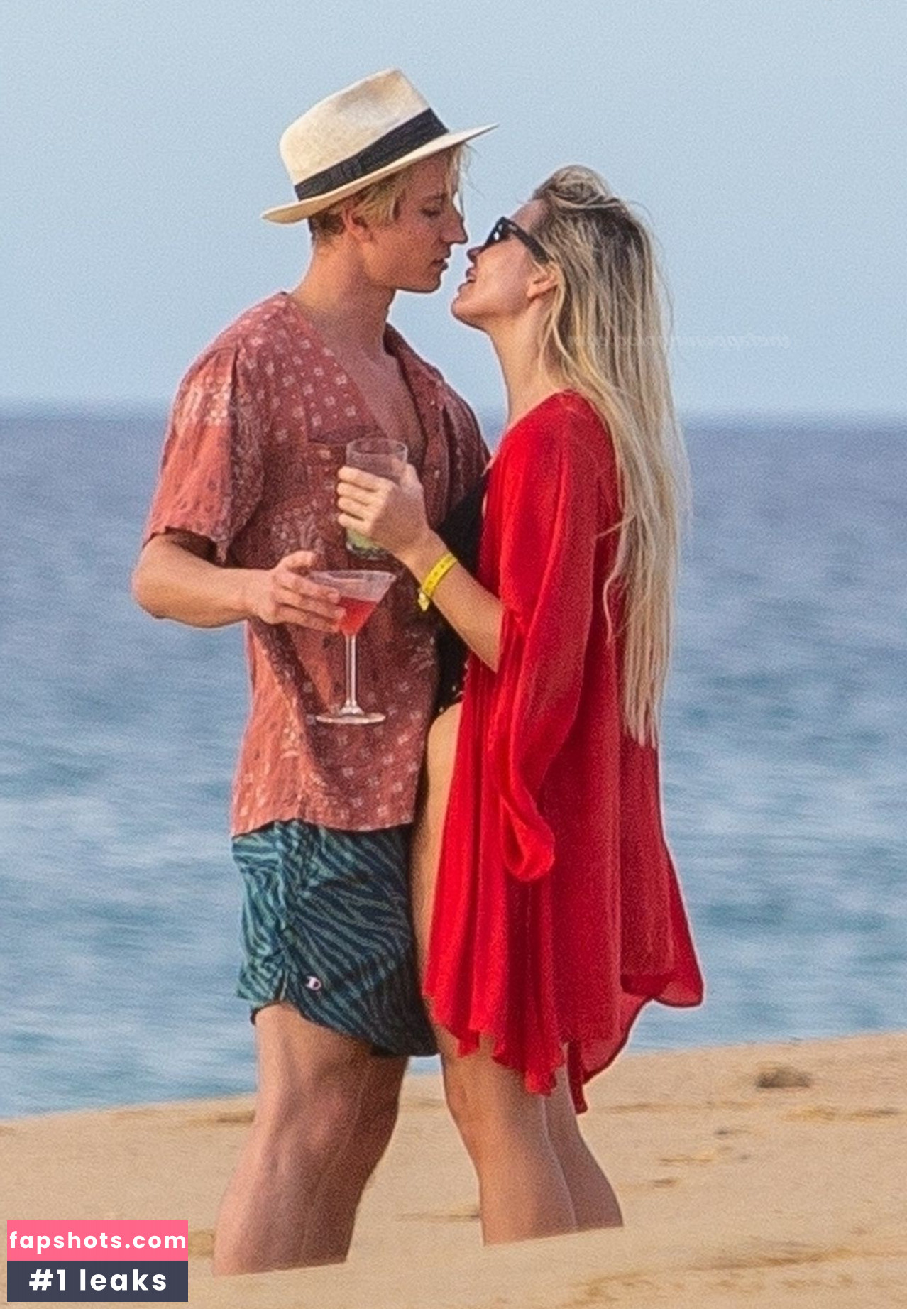 Elena Samodanova gallery photo #59