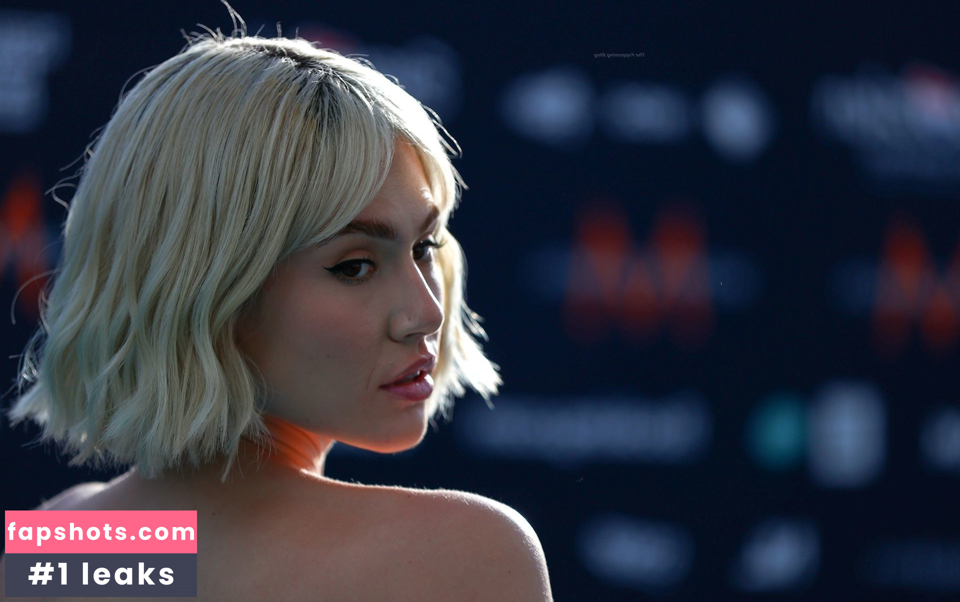 Elena Tsagrinou gallery photo #37